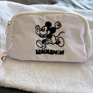 Lululemon everywhere Belt Bag Disney Mickey Mouse